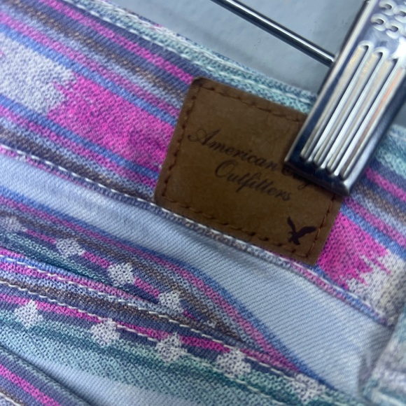 American Eagle Tribal Print Denim Shorts – Size 6 - Picture 3 of 5